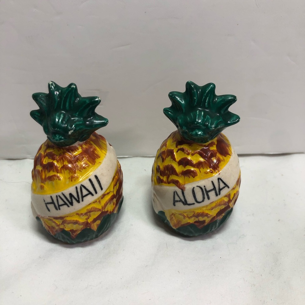 Vintage Cermanic Pineapple ALOHA HAWAII Salt And Pepper Shaker JAPAN
